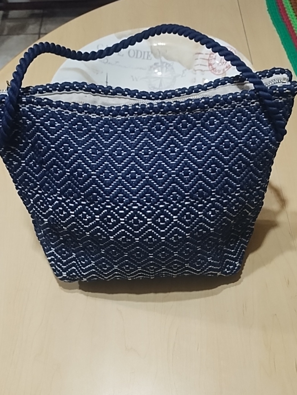 Woven Diamond Pattern Tote Bag in Navy Good Condition Unbranded